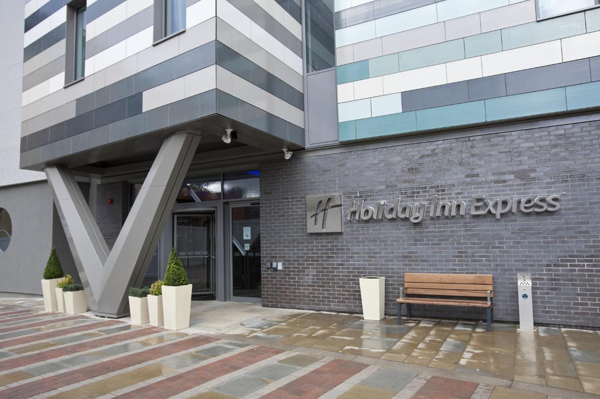 Holiday Inn Express Manchester City Centre Arena By Ihg — Photos 1